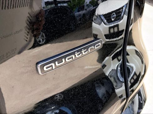 Used 2025 Audi Q5 Premium AWD/4WD image 10