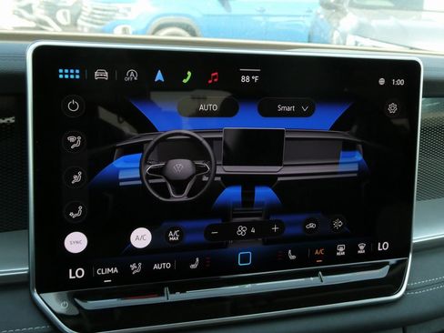 New 2025 Volkswagen Tiguan SE image 37