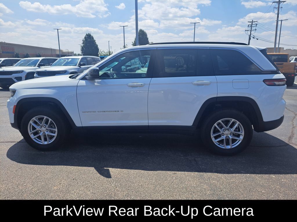 Certified 2025 Jeep Grand Cherokee Laredo X AWD/4WD image 8