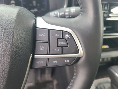 Used 2023 Toyota Highlander Platinum image 21