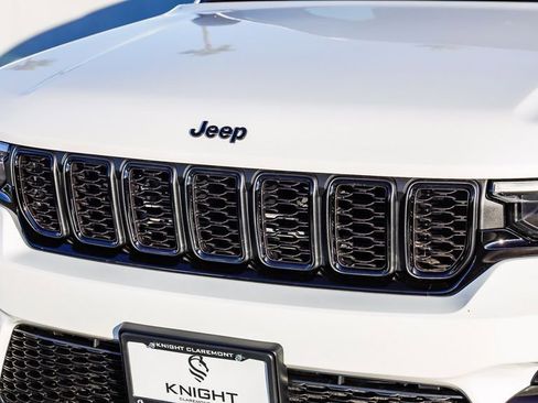 New 2025 Jeep Grand Cherokee Limited w/ Black Appearance Package image 6