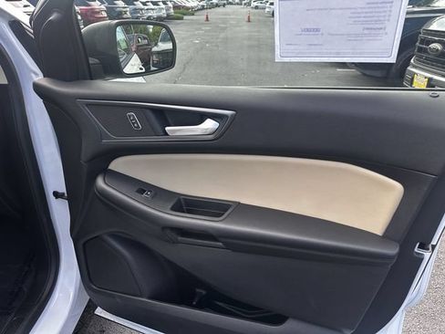 Certified 2020 Ford Edge SE FWD image 34