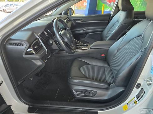 Used 2023 Toyota Camry SE w/ Cold Weather Package FWD image 22