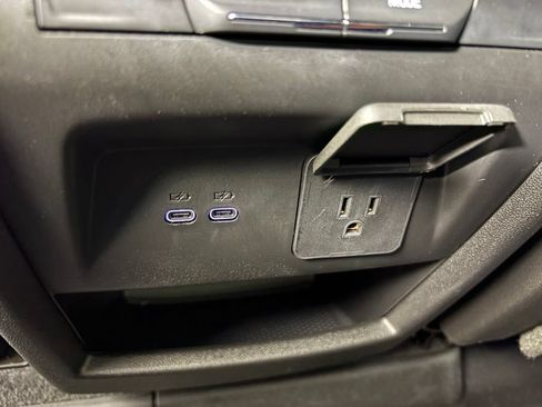 Used 2026 Chevrolet Traverse LT w/ Driver Confidence Package FWD image 39