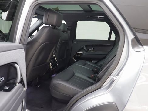 Used 2025 Land Rover Range Rover Sport SE image 15