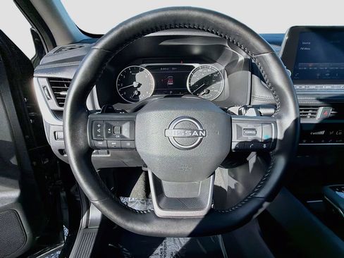 Used 2025 Nissan Rogue SV AWD/4WD image 10