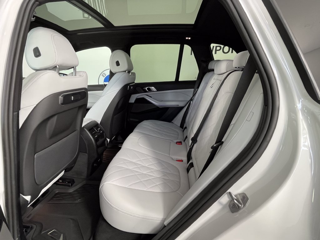 Certified 2026 BMW X5 xDrive40i w/ M Sport Package AWD/4WD image 22