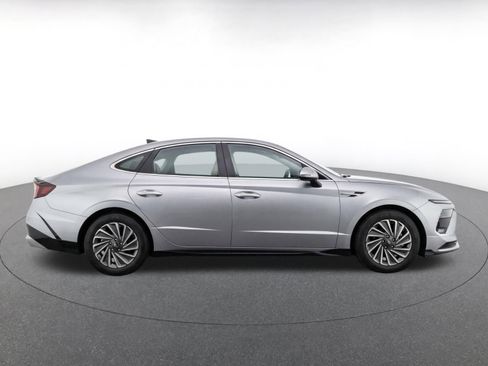 Used 2025 Hyundai Sonata SEL FWD image 10