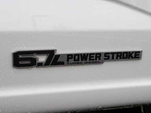 Used 2024 Ford F250 XLT w/ Snow Plow/Camper Package image 10