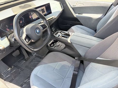 Used 2022 BMW iX xDrive50 w/ Premium Package AWD/4WD image 19