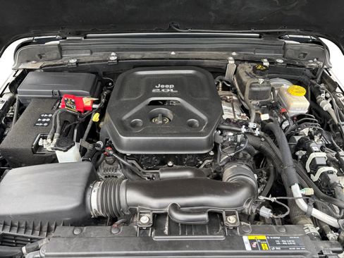 Used 2020 Jeep Wrangler Unlimited Sahara w/ Dual Top Group image 19