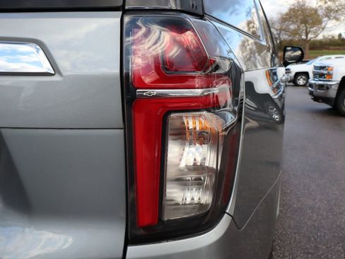 Used 2023 Chevrolet Suburban Premier image 40