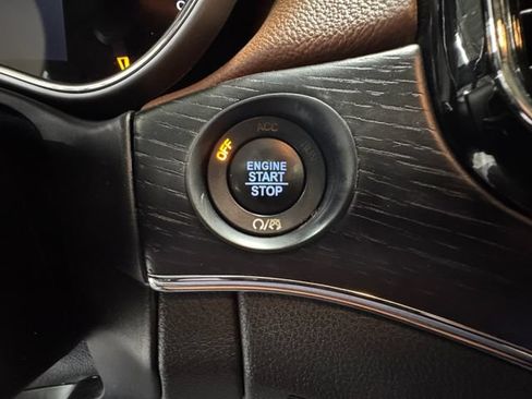 Used 2019 Jeep Grand Cherokee Summit AWD/4WD image 22