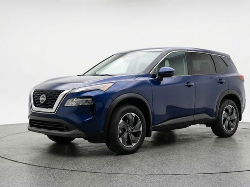 Used 2025 Nissan Rogue SV AWD/4WD image 3