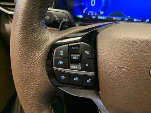 Used 2021 Ford Explorer King Ranch w/ Premium Technology Package image 21