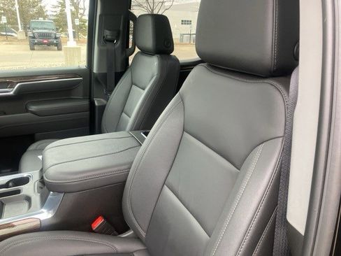 Used 2025 GMC Sierra 1500 Elevation w/ Elevation Premium Package image 15