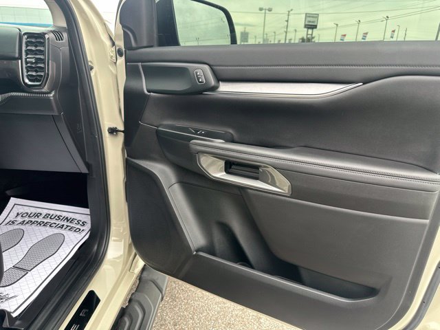 Used 2025 Ford Ranger Lariat w/ Black Appearance Package RWD image 11
