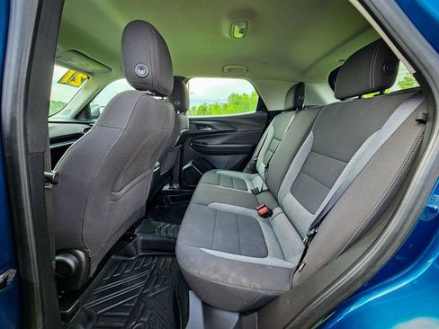 Used 2021 Chevrolet TrailBlazer LS AWD/4WD image 28