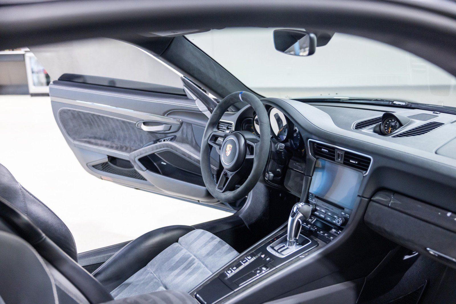 Used 2019 Porsche 911 GT3 RS RWD image 35