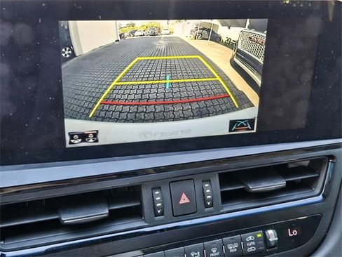 Used 2022 Lexus ES 350 w/ Premium Package image 18