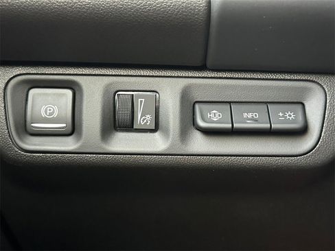 Used 2022 GMC Acadia SLT w/ Elevation Edition image 32