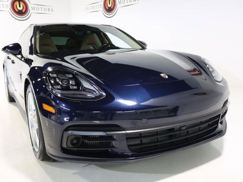 Used 2018 Porsche Panamera 4 image 33