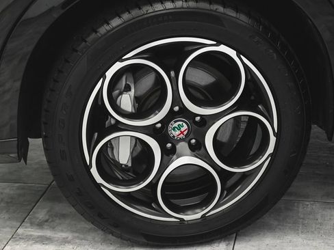 Used 2024 Alfa Romeo Tonale Ti AWD/4WD image 7
