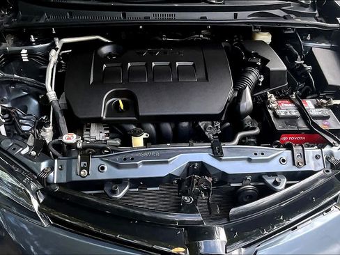 Used 2018 Toyota Corolla LE FWD image 31