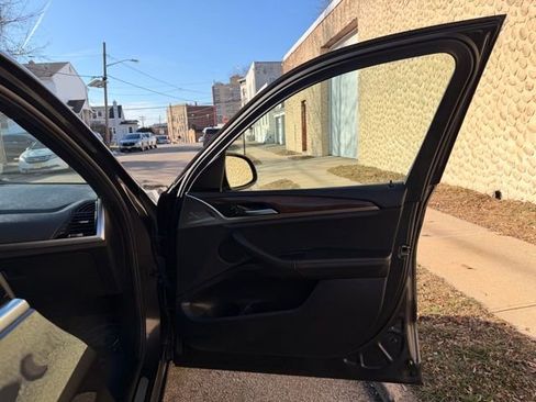 Used 2018 BMW X3 xDrive30i image 30