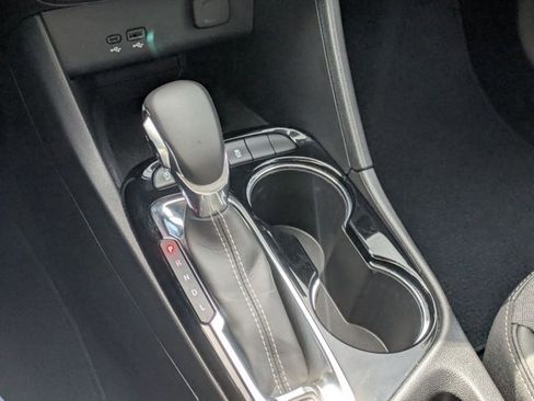 Used 2025 Buick Encore GX Preferred image 12