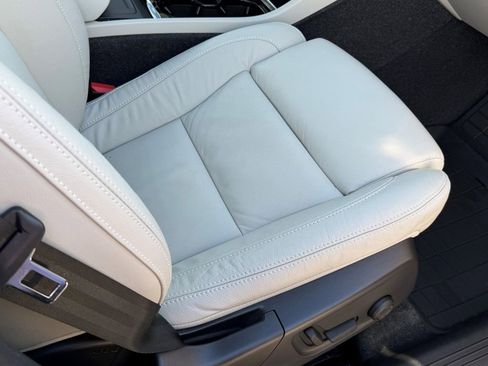 Certified 2023 Volvo XC40 B5 Plus w/ Protection Package Premier image 15