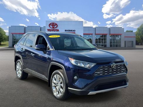 Used 2019 Toyota RAV4 Limited w/ Advanced Technology Package AWD/4WD image 2