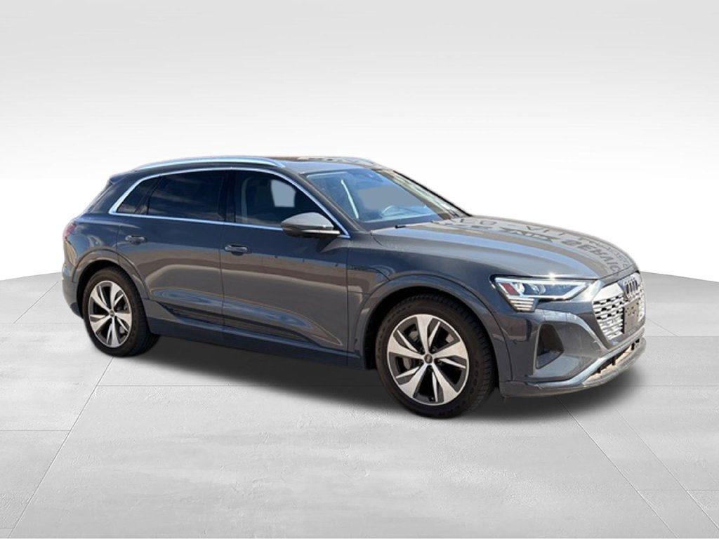 Used 2024 Audi Q8 e-tron Premium Plus w/ Premium Plus Package AWD/4WD image 4