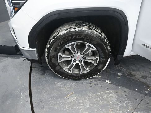 Used 2025 GMC Sierra 1500 SLT image 17