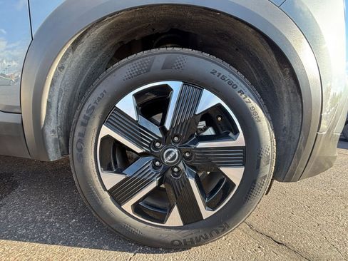 Used 2025 Nissan Kicks SV image 28