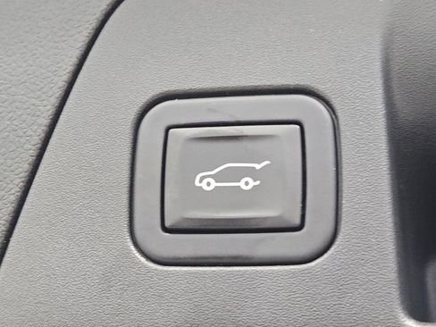 Used 2023 Buick Envision Preferred image 18