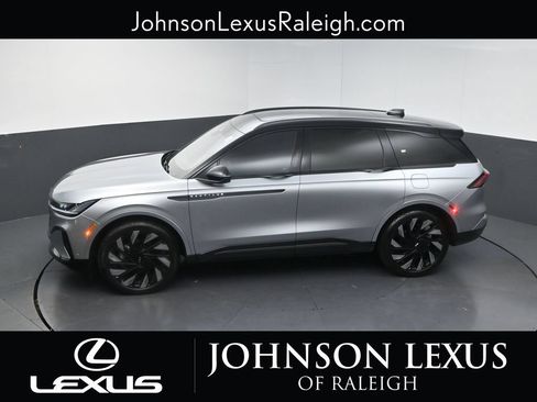 Used 2024 Lincoln Nautilus Reserve w/ Equipment Group 202A AWD/4WD image 25