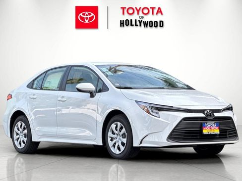 New 2026 Toyota Corolla LE image 2