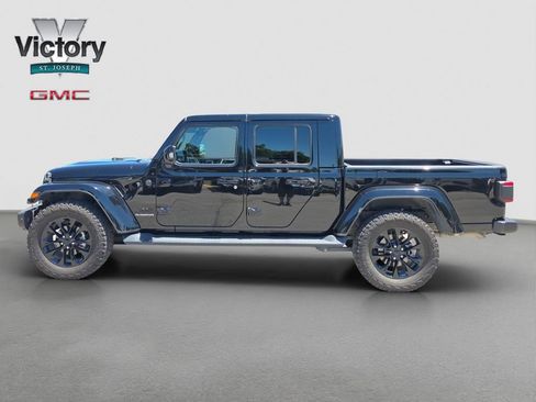 Used 2022 Jeep Gladiator Overland AWD/4WD image 6
