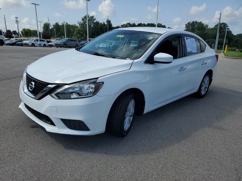 Used 2019 Nissan Sentra SV FWD image 2
