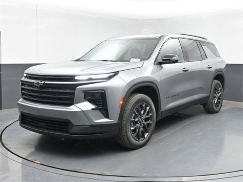 New 2026 Chevrolet Traverse LT w/ Enhanced Driving Package image 10