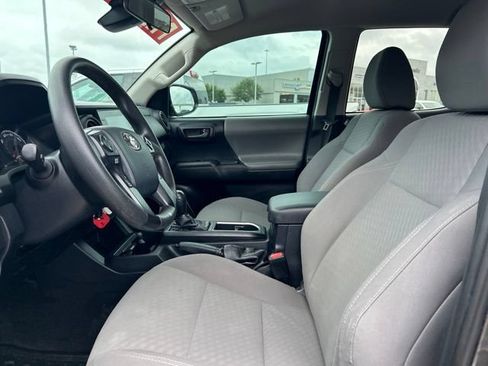 Used 2020 Toyota Tacoma SR w/ SR Convenience Package RWD image 34