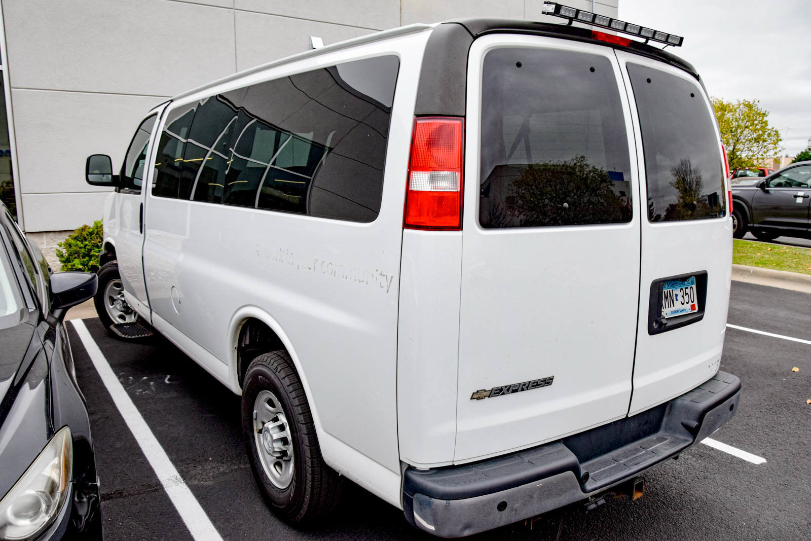 Used 2017 Chevrolet Express 3500 LS w/ Cold Climate Package RWD image 6