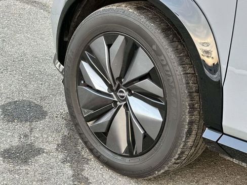 Used 2023 Nissan Ariya AWD image 8