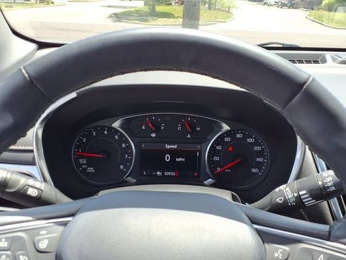 Used 2023 Chevrolet Equinox Premier FWD image 12