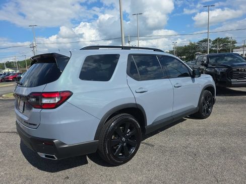 Used 2025 Honda Pilot Black Edition image 5