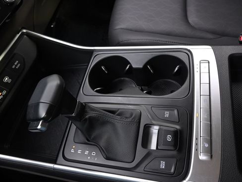 Used 2026 Kia Carnival FWD image 34