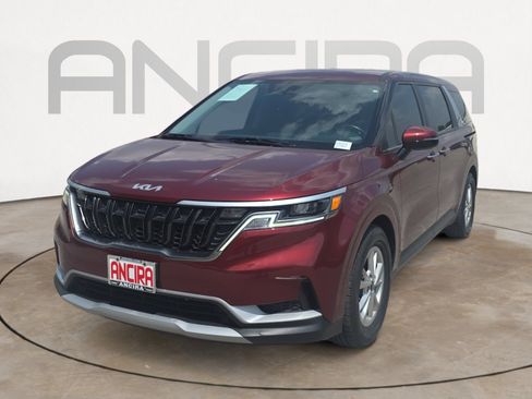 Certified 2024 Kia Carnival LX FWD image 4