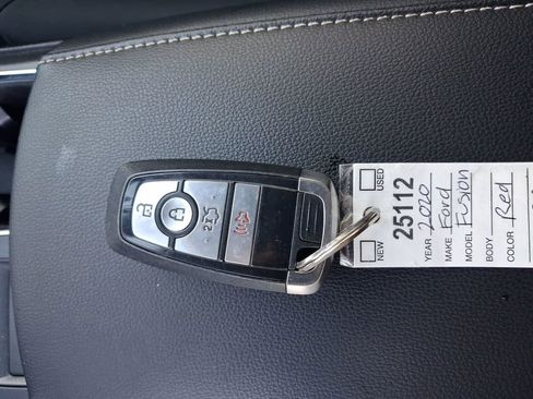 Used 2020 Ford Fusion SE image 30