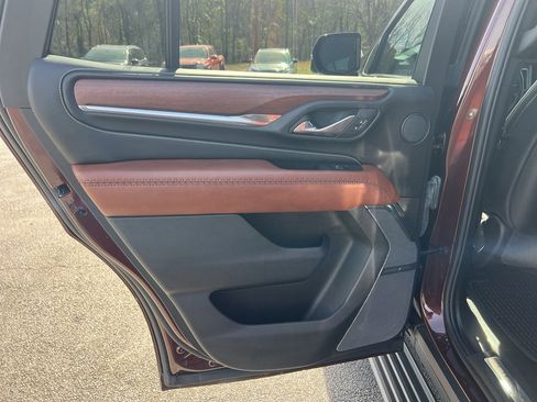 Used 2023 GMC Yukon Denali Ultimate image 29